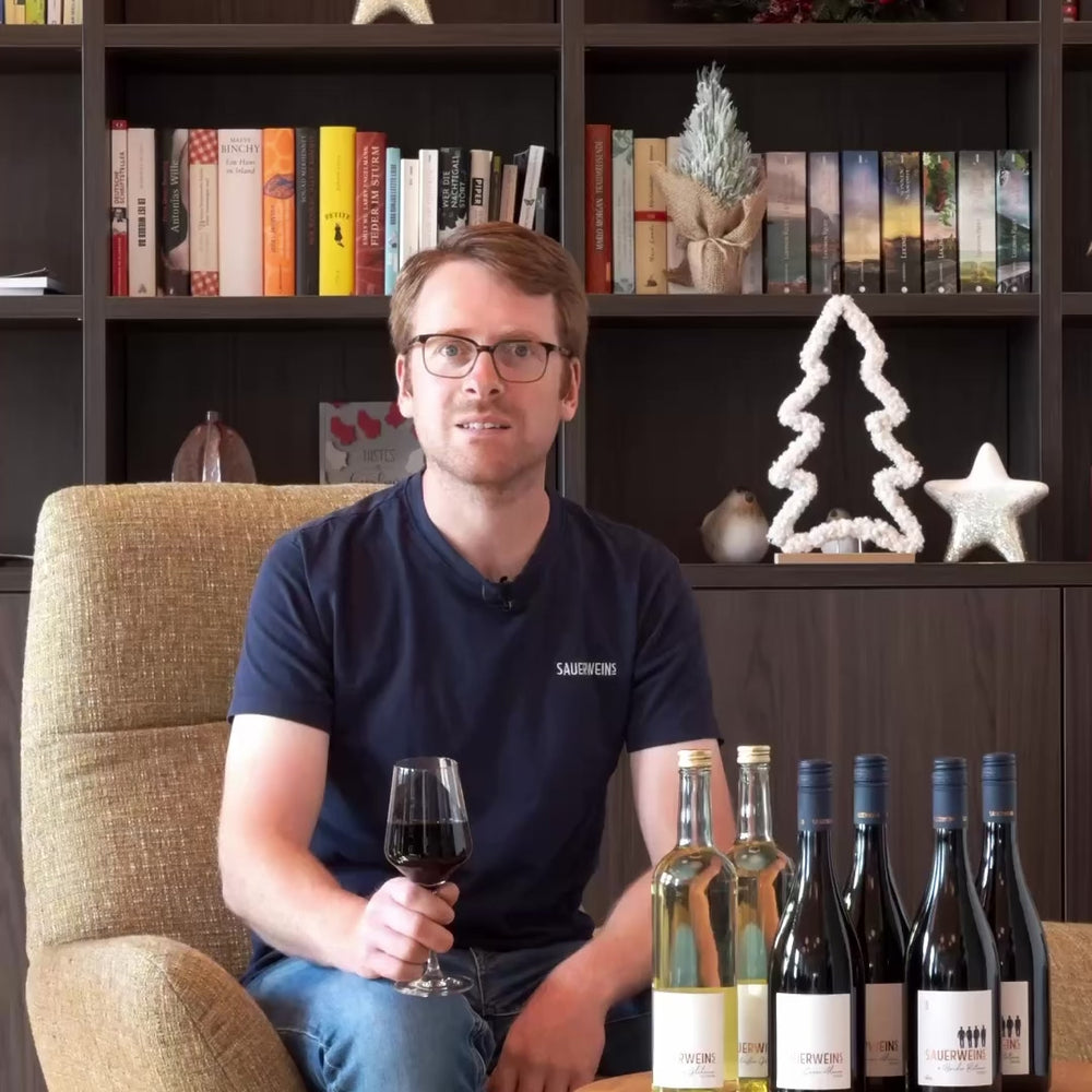 
                  
                    Video in der Galerie ansehen und abspielen, Am Kaminfeuer - Weinpaket
                  
                