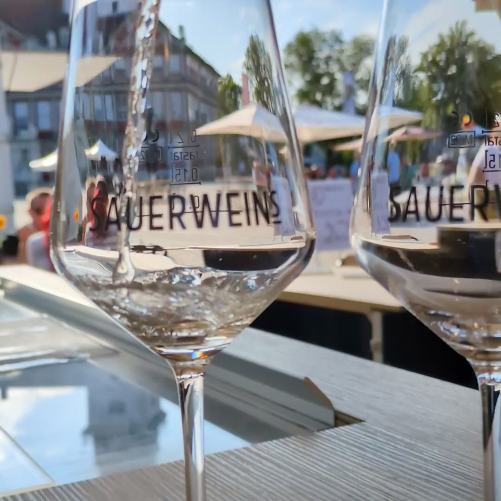 
                  
                    Video in der Galerie ansehen und abspielen, 2024er Weißburgunder vom Muschelkalk
                  
                